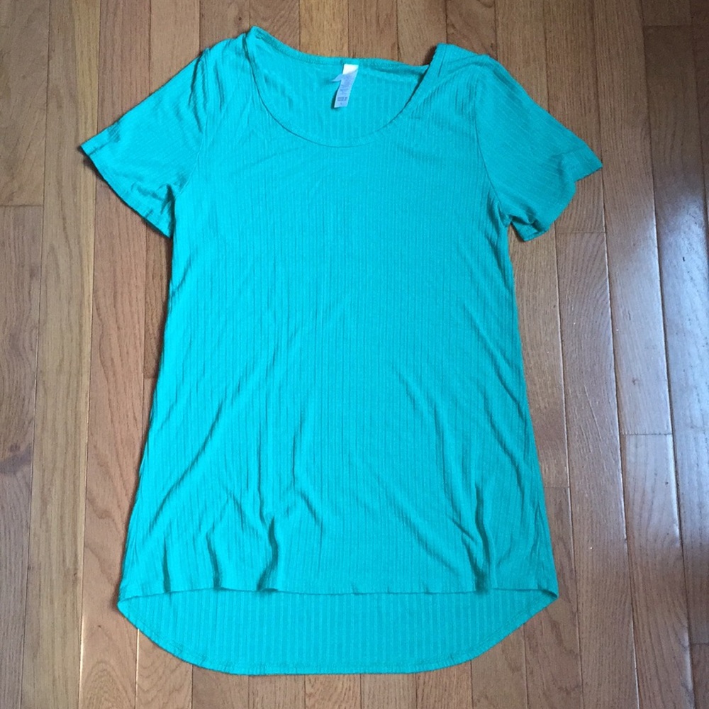 Lularoe Classic Tee